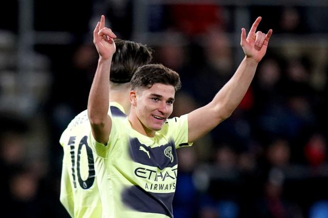 Julian Alvarez commits future to Manchester City with new deal
