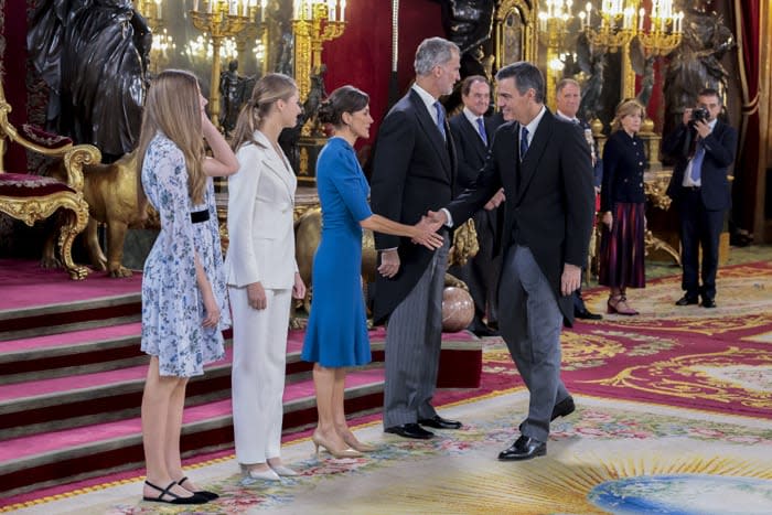 El besamanos en el Palacio Real tras la jura de la Constitución de la princesa Leonor