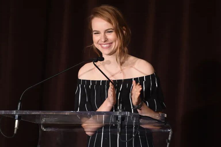 Bridgit Mendler se sinceró con sus fans y les contó que es madre de un niño de 4 años