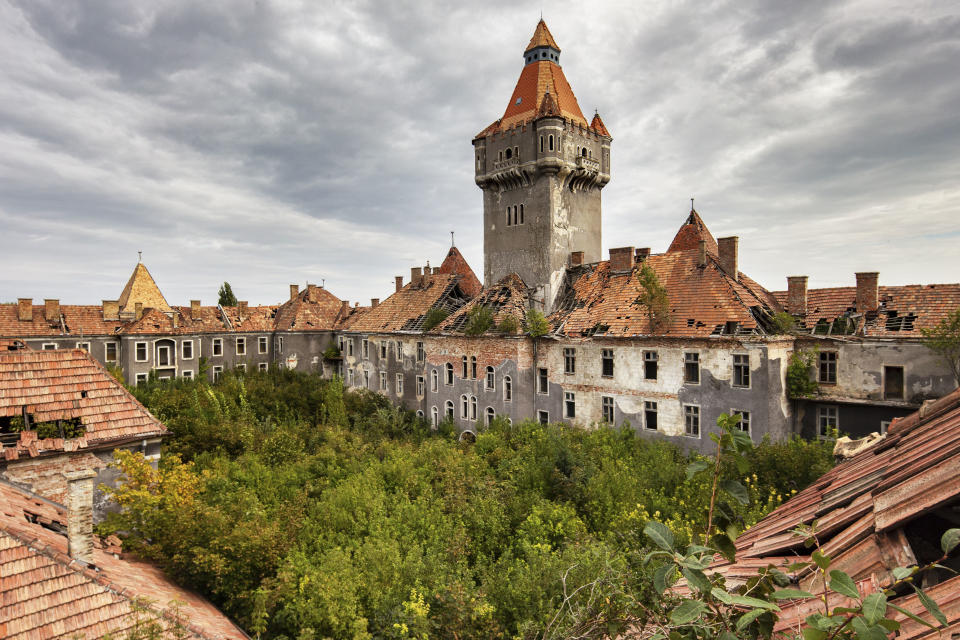 Photographer travels across Europe to document beautiful overgrown sites