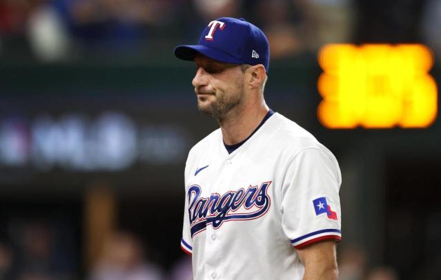 Ex-Rangers star throws out 1st pitch before Game 3 in Team Israel jersey