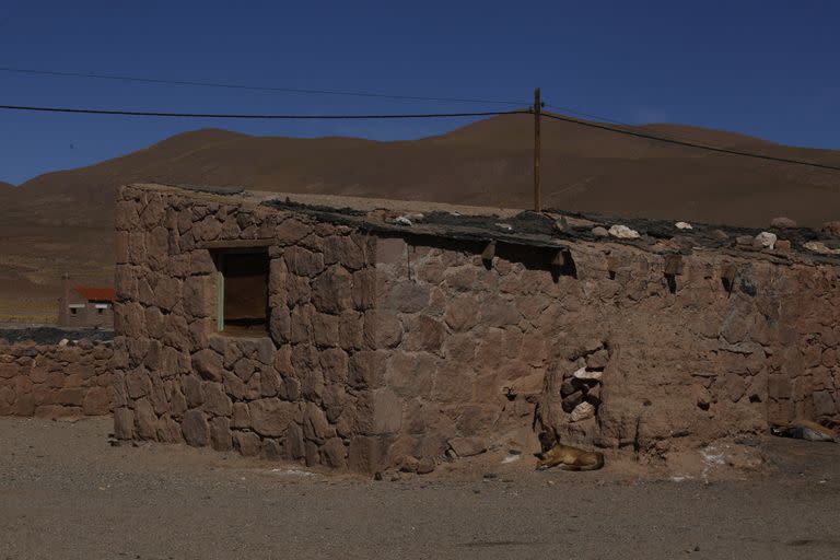 Las casa tinen pocas ventanas y muy pequeñas para protegerse del implacable viento