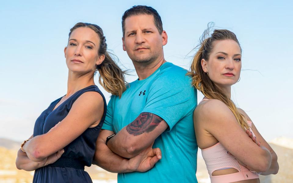 Dr. Christine Theiss (links), Ramin Abtin und Sigrid Ilumaa sind die Fitness-Coaches bei "Leben leicht gemacht - The Biggest Loser". (Bild: SAT.1 / Julia Feldhagen)