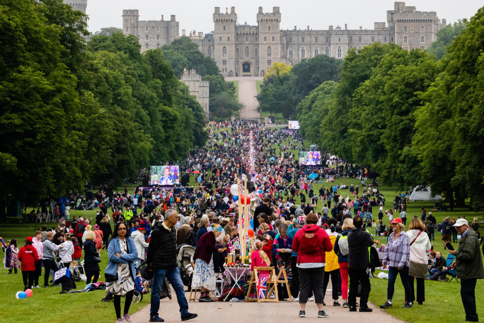 Local residents take part in a Platinum Jubilee Big Lunch On The Long Walk in Windsor Great Park to mark Queen Elizabeth II's Platinum Jubilee on 5th June 2022 in Windsor, United Kingdom. The Big Lunch initiative to encourage communities to celebrate their connections began in 2009 and this was the first time that the event had taken place on the Long Walk. (photo by Mark Kerrison/In Pictures via Getty Images)