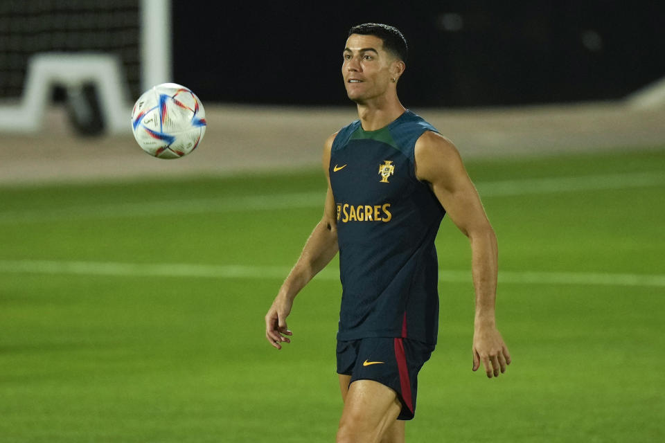 El atacante portugués Cristiano Ronaldo durante un entrenamiento en el Mundial, el jueves 8 de diciembre de 2022, en Doha, Qatar. (AP Foto/Francisco Seco)