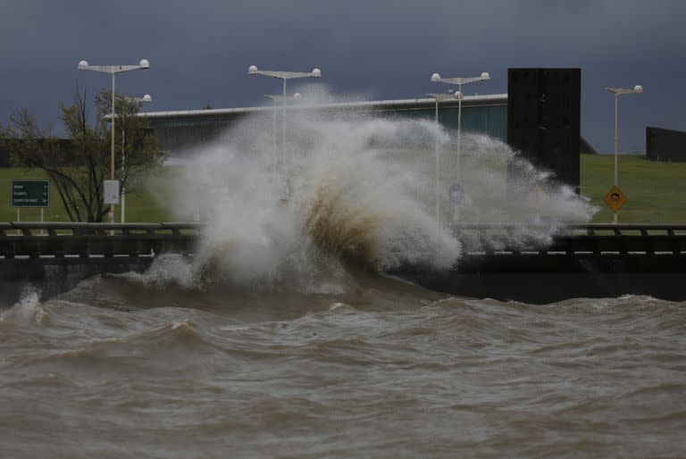 Hay alerta por sudestada para las zonas linderas al Río de la Plata