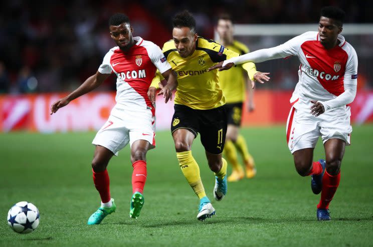 <p>À l’image d’Aubameyang parfaitement maîtrisé par Lemar et Jemerson, les Allemands ne parviennent pas à se montrer dangereux. (Getty images)</p>