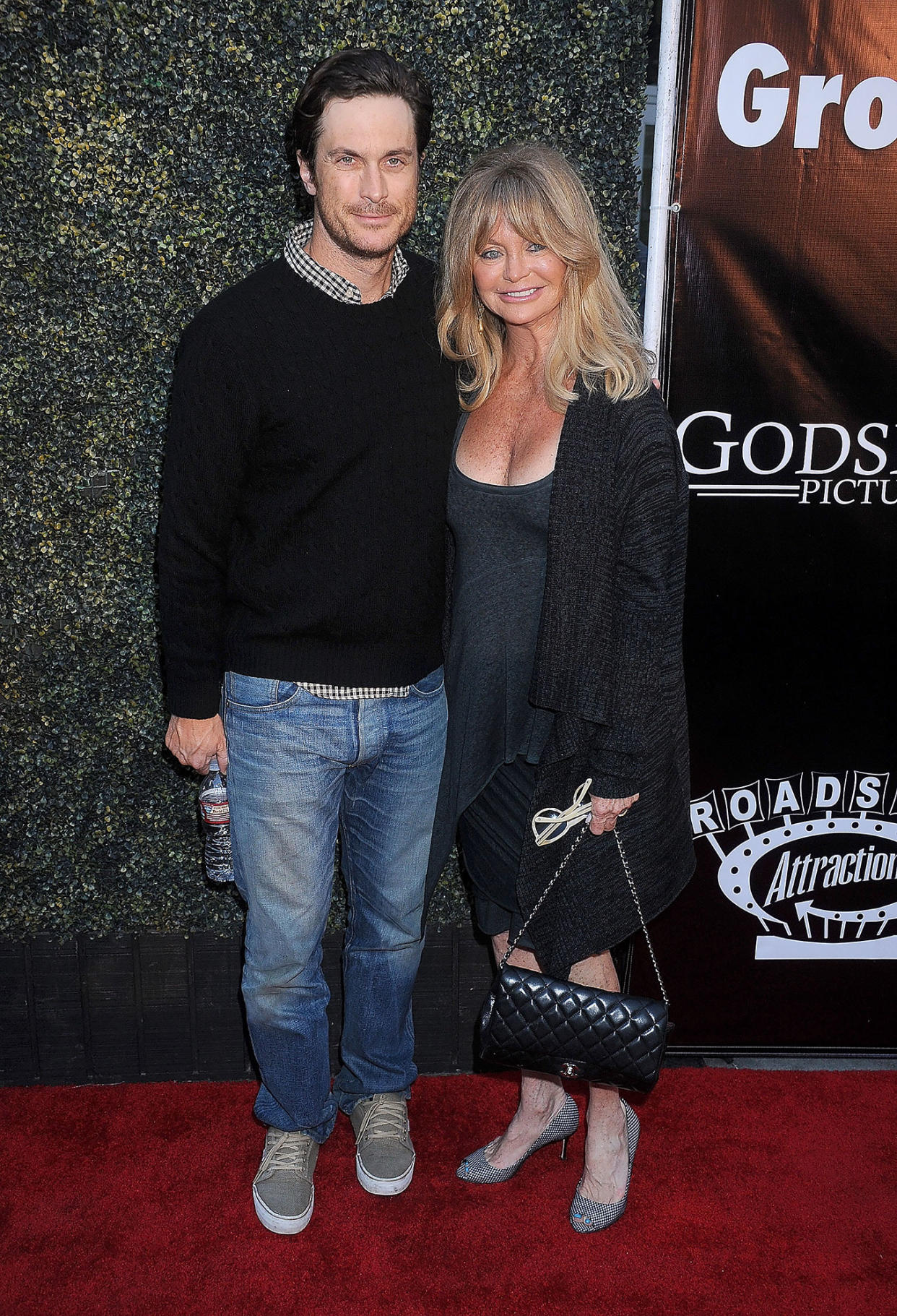 Oliver Hudson Clarifies Trauma Comments About Mom Goldie Hawn