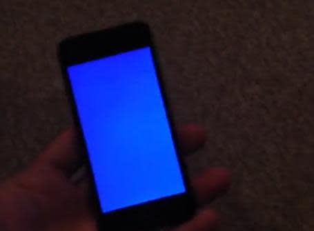 iPhone 5S藍色當機畫面。(圖：Lance Whitney，CNET)