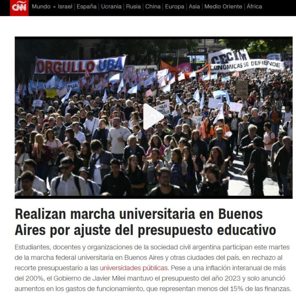 "Realizan marcha universitaria en Buenos Aires", tituló CNN en español