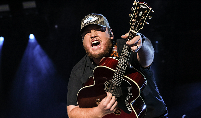 Our take: Luke Combs is worth the drive to Tampa.