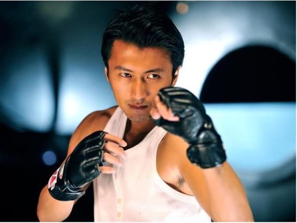 Nicholas Tse's punching momentum!
