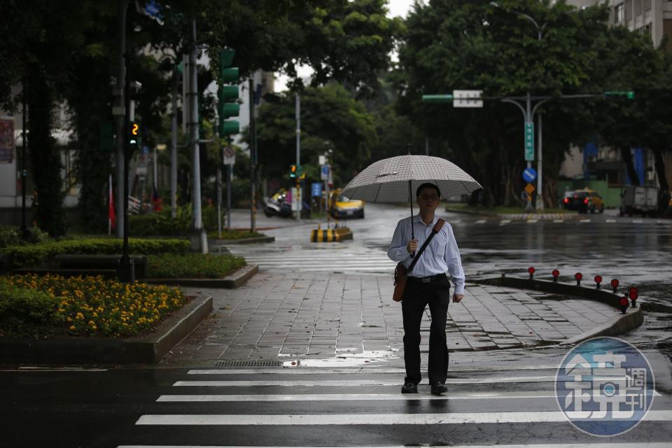 今日下午將有鋒面抵達，北部將有局部短暫陣雨。（示意圖，本刊資料照）