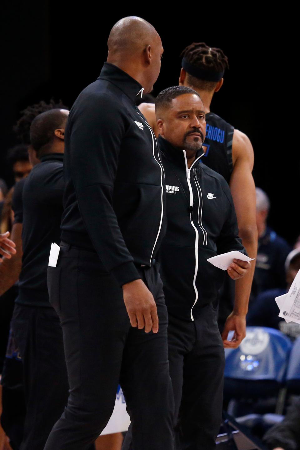 Frank Haith, right, talks with Memphis head coach Penny Hardaway during a game last season. Haith served as an assistant at Memphis a year ago but has officially joined the Texas men's basketball staff.