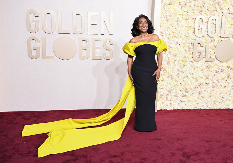 Sheryl Lee Ralph, Safiyaa gown, Golden Globe Awards 2024, Jan. 7, Los Angeles