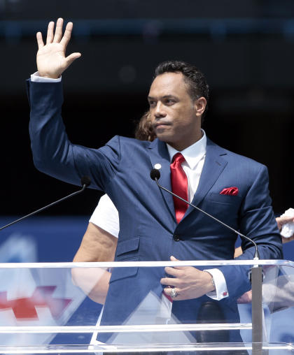 TORONTO, CANADA - JULY 31: Hall of Famer Roberto Alomar waves to the fans during a ceremony to retire his #12 jersey at the Rogers Centre July 31, 2011 in Toronto, Ontario, Canada. (Photo by Abelimages/Getty Images)