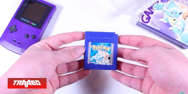 Recibe regalo con 23 años de atraso, a papá se le olvido donde lo escondió y, era un copia de Pokemon Blue, original y sellada