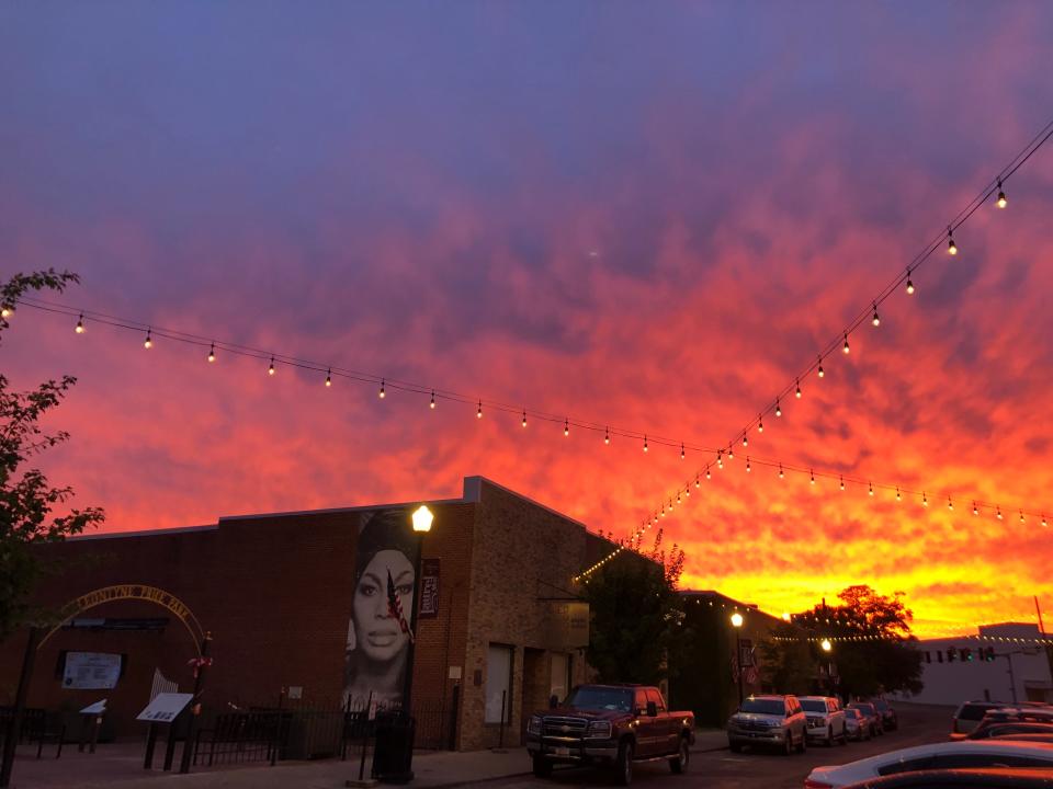 Downtown Laurel at dusk