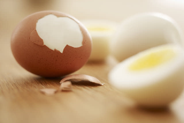 Hard-boiled brown eggs