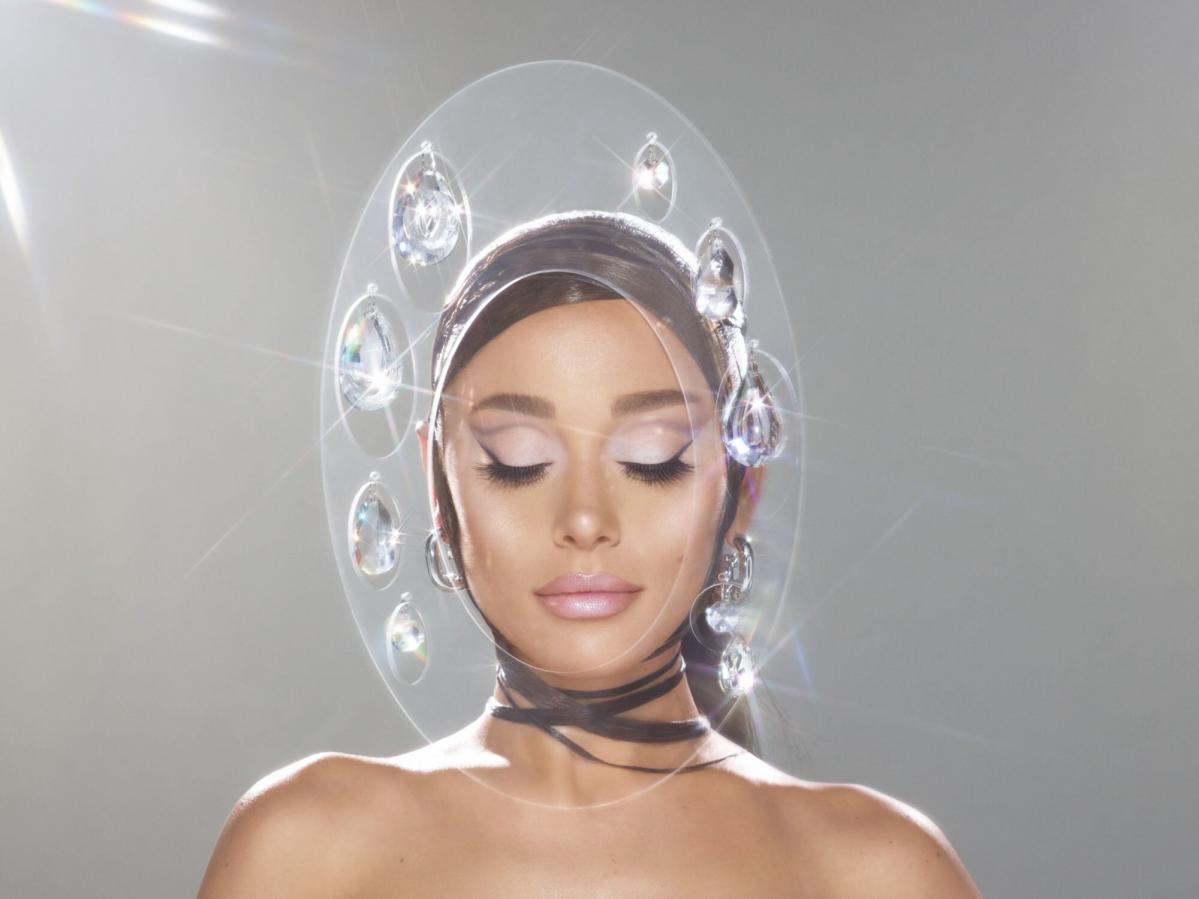 Ariana Grande tells fans to use clear bags as she ups security for