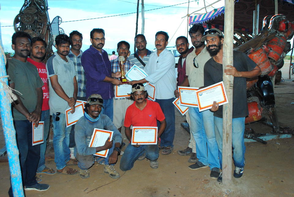 Qualified and experienced Sculptors and ex-students of Andhra University, AP, Visakhapatnam