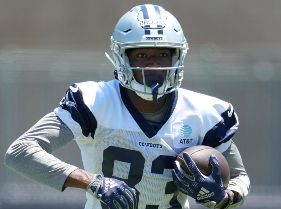 Jul 27, 2023; Oxnard, CA, USA; Dallas Cowboys receiver Jalen Brooks (83) carries the ball during training camp at Marriott Residence Inn-River Ridge Playing Fields. Mandatory Credit: Kirby Lee-USA TODAY Sports