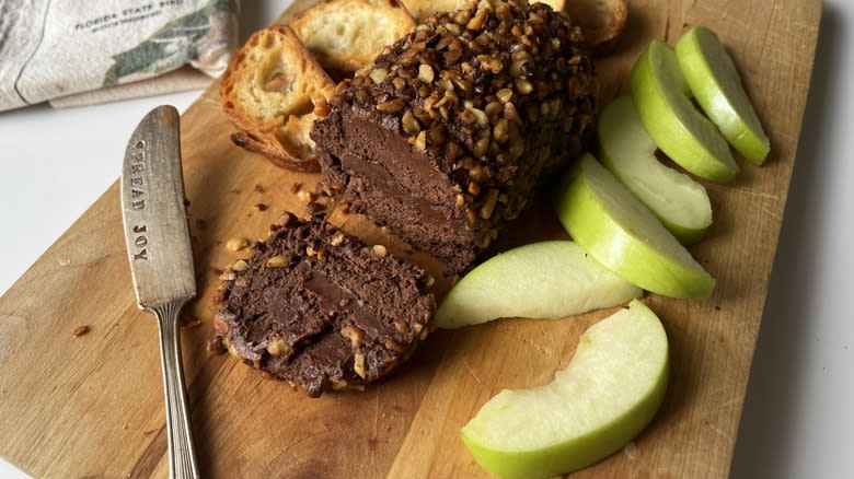 chocolate cheese fudge with apples and bread