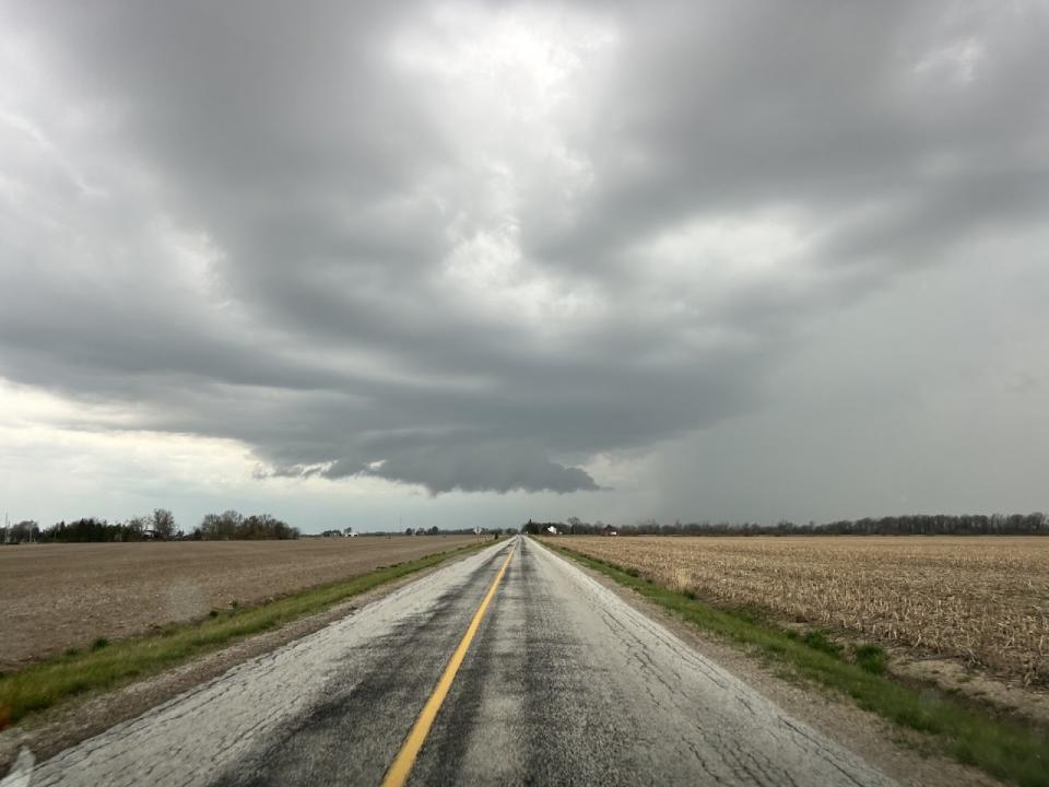 Chance for rotating storms with today's thunderstorm threat in southern Ontario