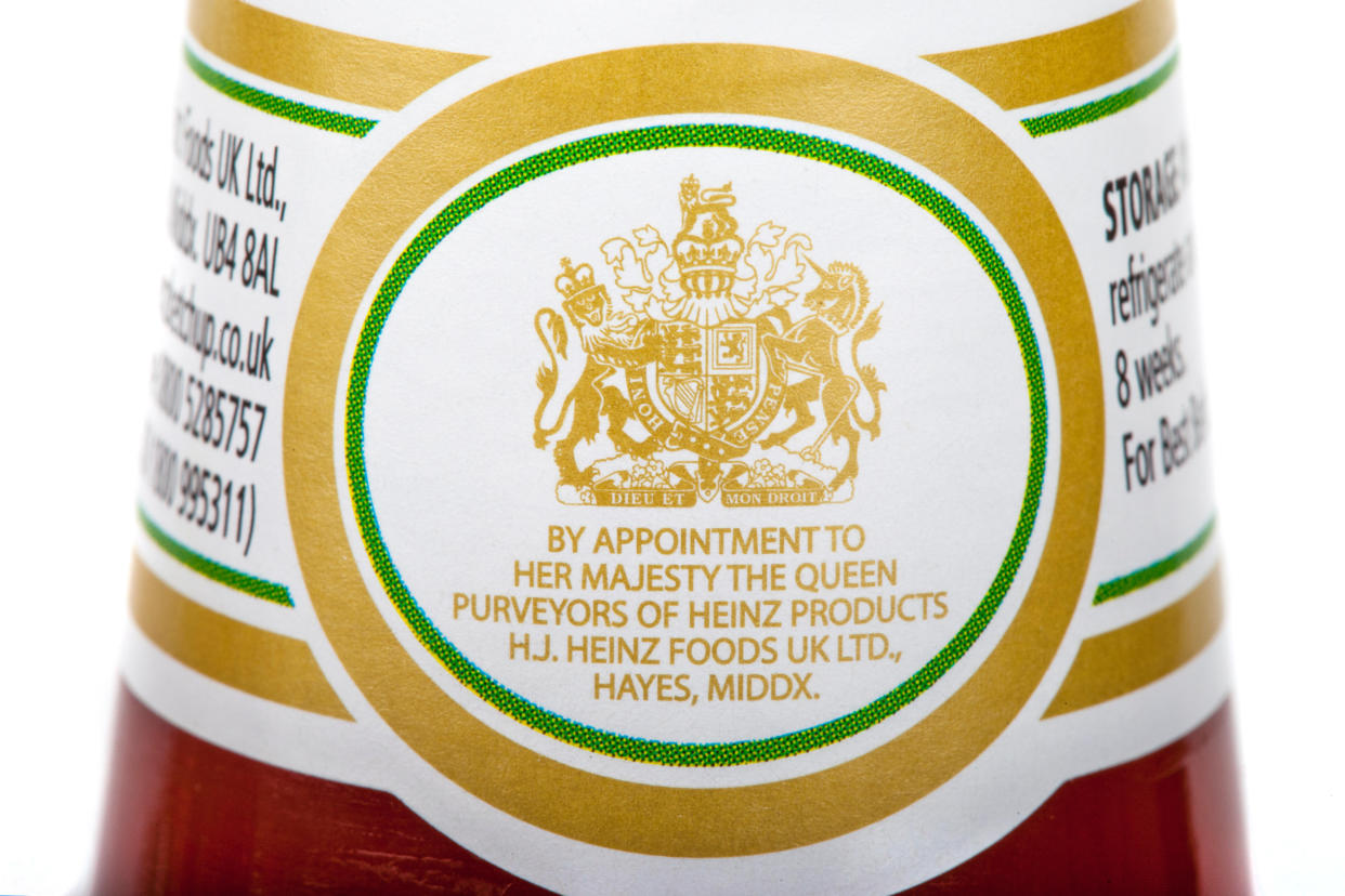 LONDON, UK - MAY 6TH 2016: A close-up of the Royal Warrant of Appointment on a jar of Heinz Tomato Ketchup isolated over a plain (Chris Dorney  / Alamy)