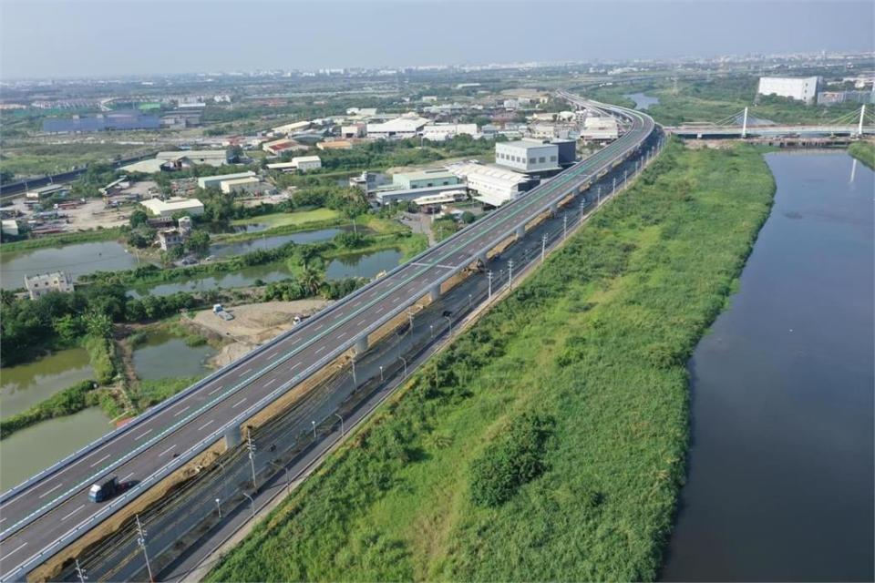 陪同陳建仁視察北外環道 黃偉哲感謝中央力挺台南建設