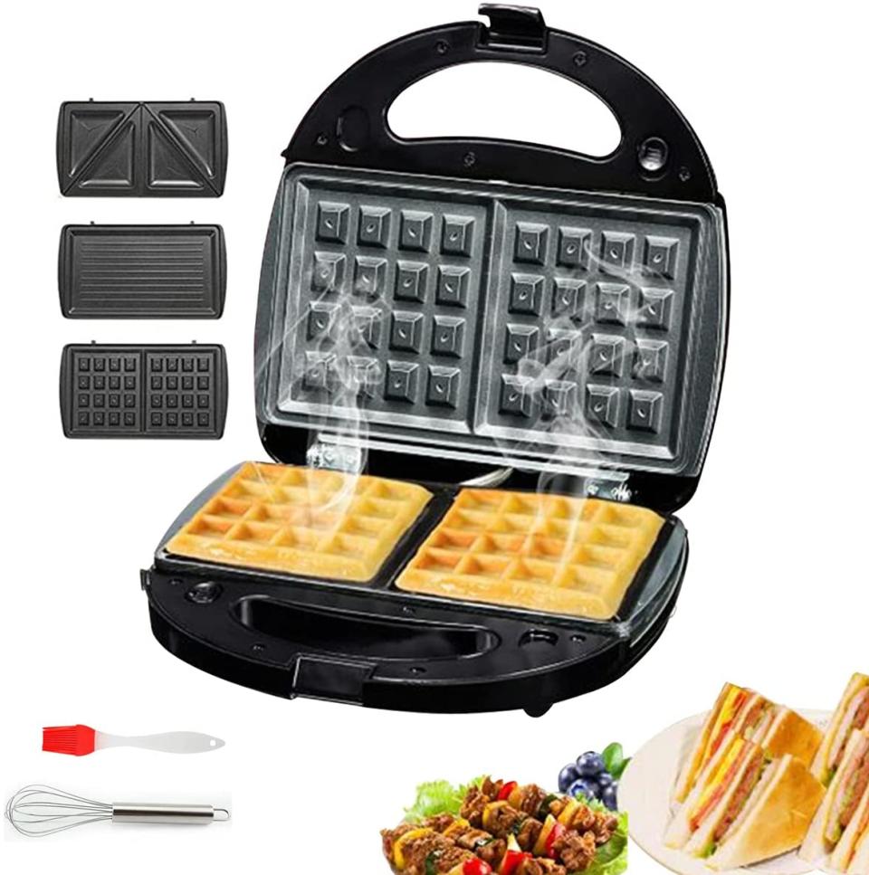 KITment 3-in-1 Jaffle, Panini and Waffle Maker, $59.99 from Amazon. Photo: Amazon.