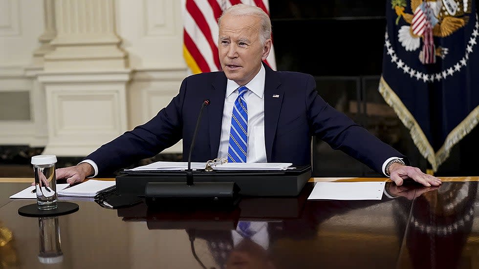 President Biden meets with private sector CEOs in the State Dining Room of the White House on Wednesday, January 26, 2022. CEOs of General Motors, Salesforce, TIAA, Ford, Siemens Corporation, Cummins, HP, Etsy, Microsoft, and Corning are in attendance.