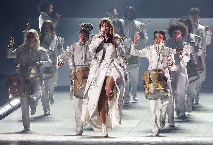 Taylor Swift en su concierto en Paris de Eras Tour