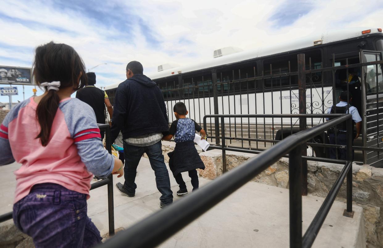 <p>Migrants are dropped off at a church serving as a shelter for migrants who are seeking asylum, after they were released by ICE, on May 19, 2019 in El Paso, Texas. </p> (Getty Images)