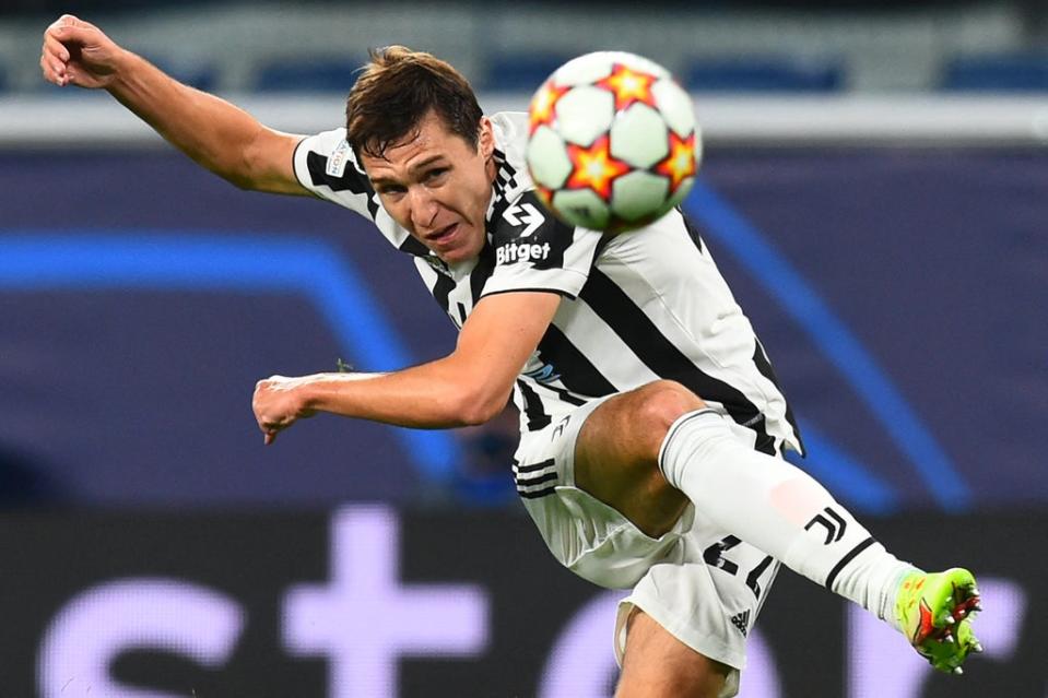 Federico Chiesa shoots the ball during the Champions League match against Zenit (AFP)