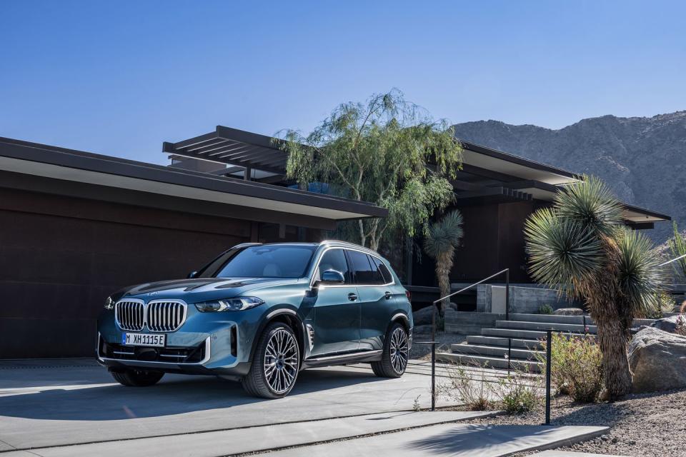 <p>2024 BMW X5</p>