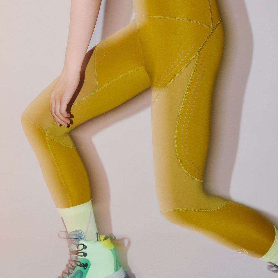 adidas by Stella McCartney緊身褲，價格店洽圖片來源：IG@adidas_tw