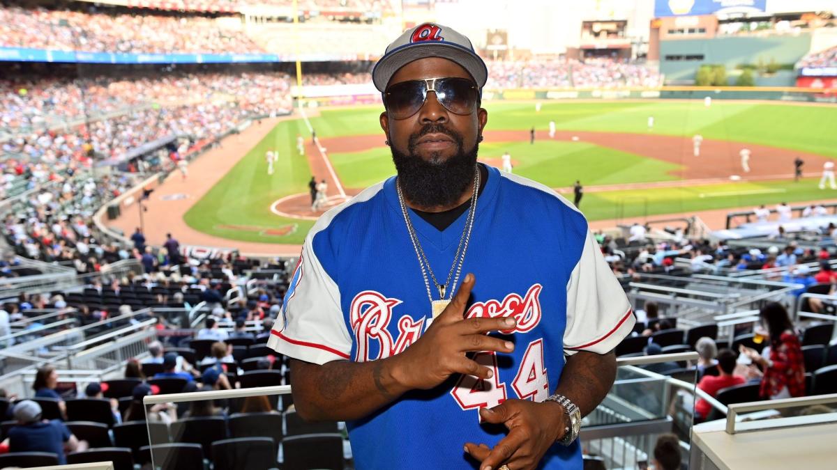 Big Boi Throws First Pitch During Atlanta Braves OutKast Night