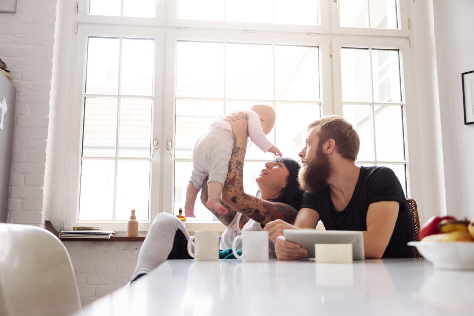 Aktuelle Studie: Schlaue Eltern haben fittere Kinder. (Bild: Getty Images)