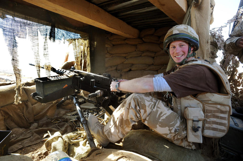 HELMAND PROVINCE, AFGHANISTAN - JANUARY 02:  (NO PUBLICATION IN UK MEDIA FOR 28 DAYS)  Prince Harry mans a 50mm machine gun aimed at Taliban fighters on January 2, 2008 in Helmand Province, Afghanistan.  (Photo by John Stillwell - POOL/Anwar Hussein Collection/WireImage)