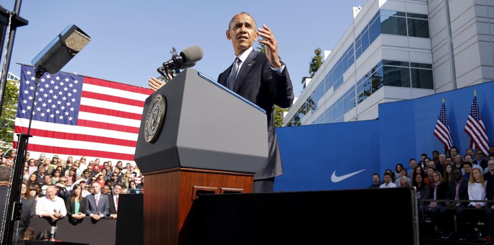 U.S. President Barack Obama delivers remarks on trade at Nike's corporate headquarters in Beaverton, Oregon May 8, 2015. Sports shoe maker Nike Inc put its weight behind Obama's push for a trade deal with Asian countries on Friday with a promise to create up to 10,000 U.S.-based manufacturing jobs if the pact is approved. REUTERS/Jonathan Ernst