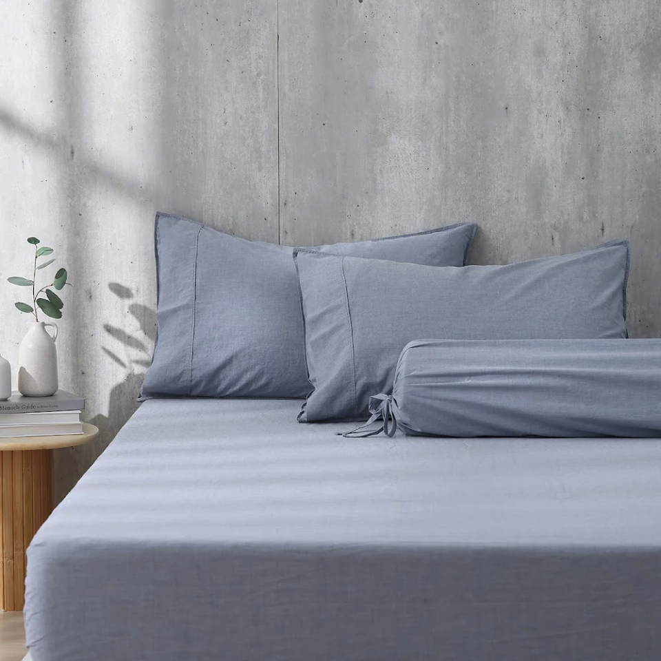 Robinsons Vintage Softwash Cotton Fitted Sheet Set Heritage Collection. PHOTO: Robinsons