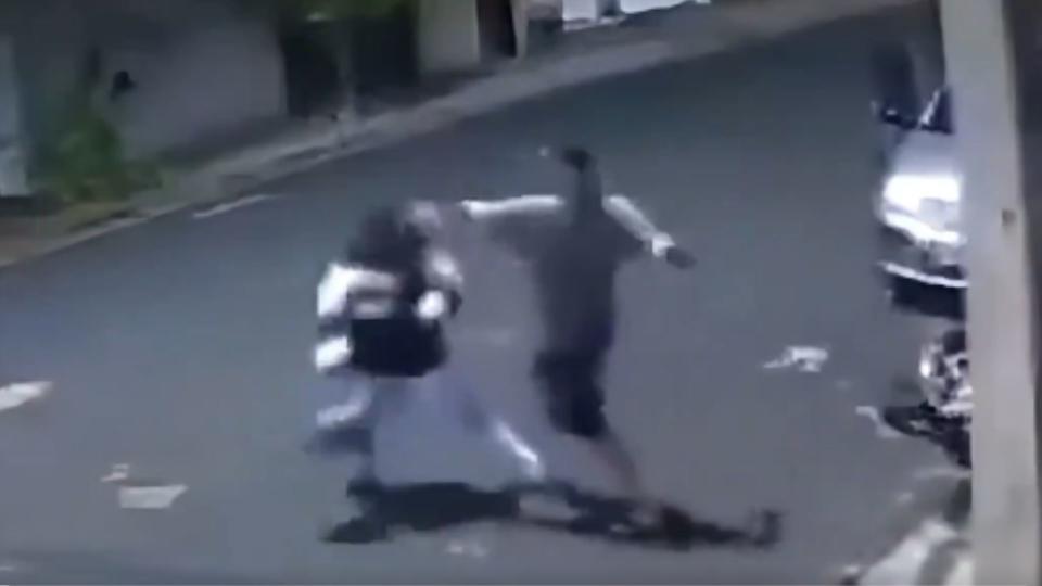 Brazilian Couple Beats Down Carjackers