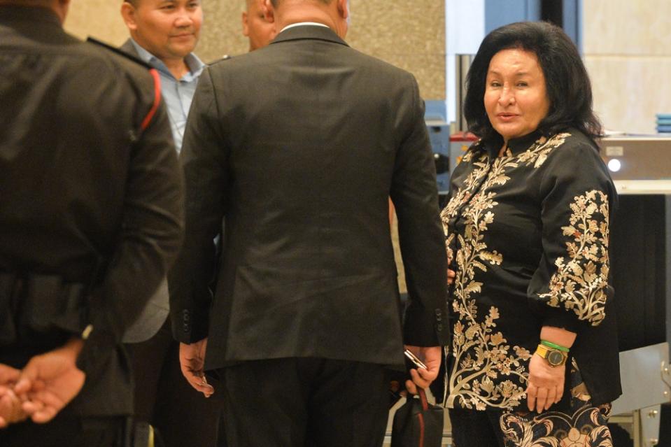 Datin Seri Rosmah Mansor (right) attended the court proceedings with her husband Datuk Seri Najib Razak. — Picture by Miera Zulyana