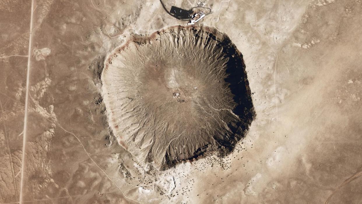 a meteorite impact crater in the northern arizona desert of the united states