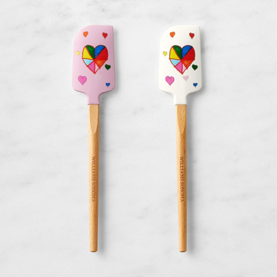 pink and white mini spatulas 