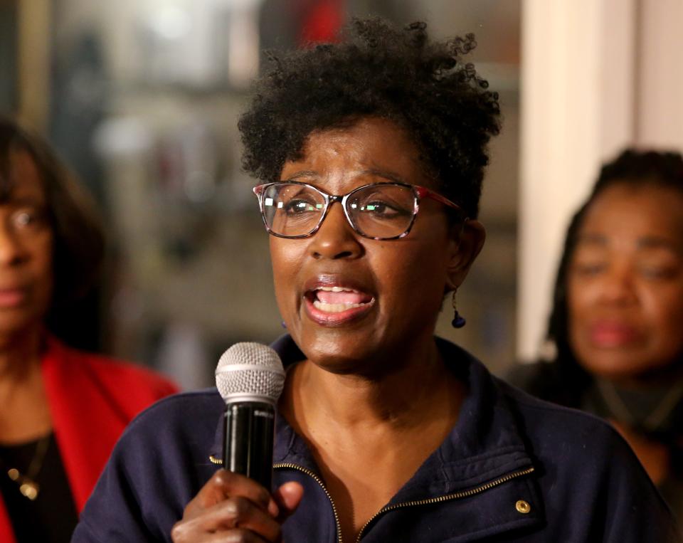 Democrat Sherry Bolden-Simpson speaks after winning the South Bend Common Council District 5 race over incumbent Republican Eli Wax on Tuesday at Corby’s in South Bend.