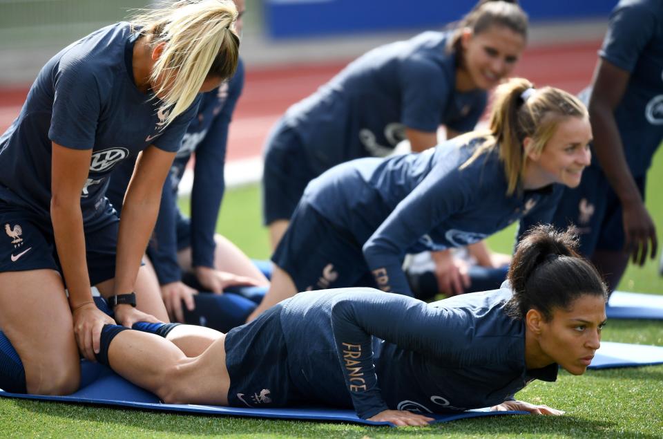 France's midfielder Valerie Gauvin (R) takes part during a training session in Clairefontaine en Yvelines on May 27, 2019, as part of the team's preparation for the upcoming FIFA Women's football World Cup 2019 in France. (Photo by FRANCK FIFE / AFP)        (Photo credit should read FRANCK FIFE/AFP/Getty Images)