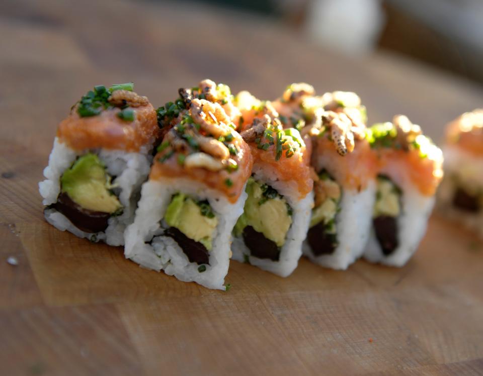 El hombre al que le sacaron una lombriz de casi 1,7 metros de su cuerpo reconoció que comía sushi todos los días. (Foto: Sergi Alexander/Getty Images for SOBEWFF®)