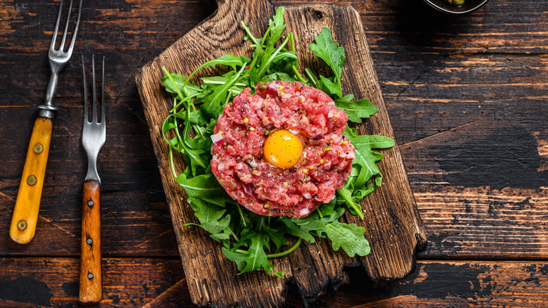 Steak tartare on platter